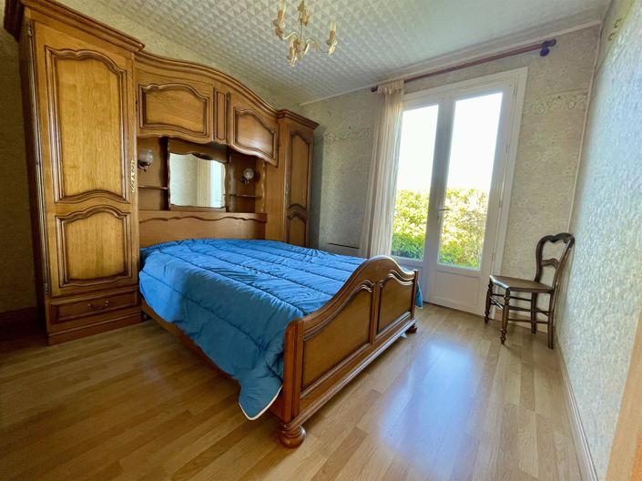 Image No.13-3 Bed House for sale