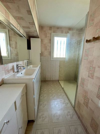 Image No.14-3 Bed House for sale