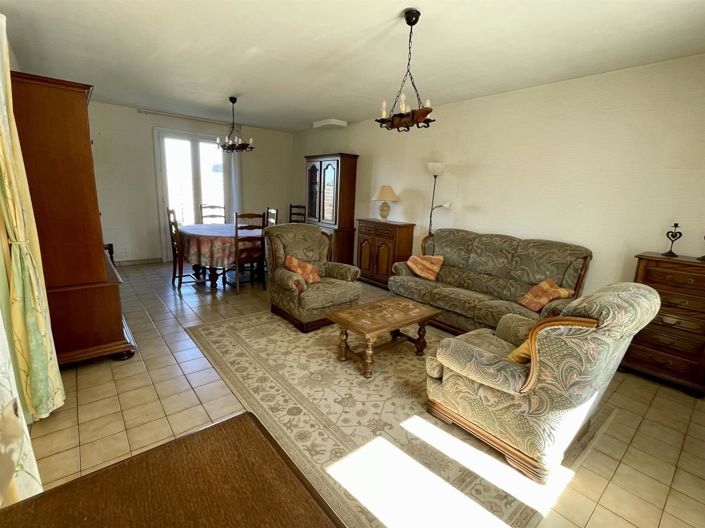 Image No.8-3 Bed House for sale