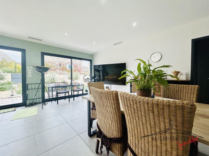 Image No.7-2 Bed House for sale