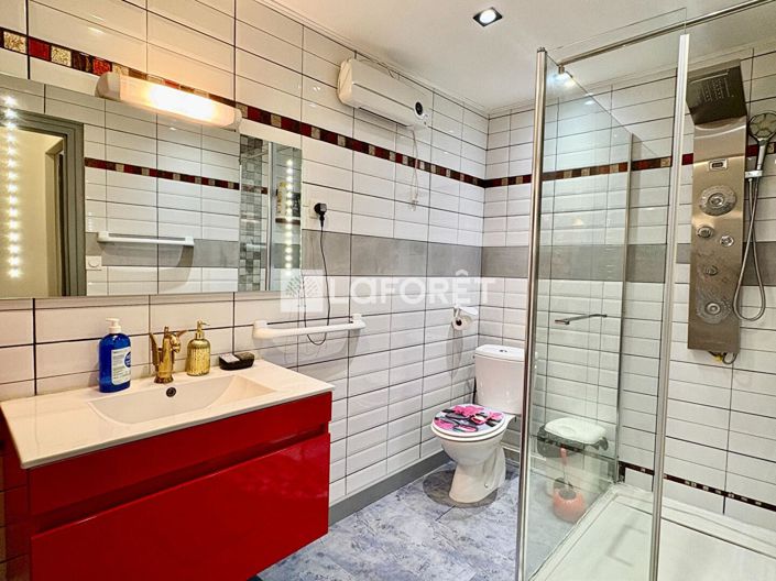 Image No.6-2 Bed House for sale