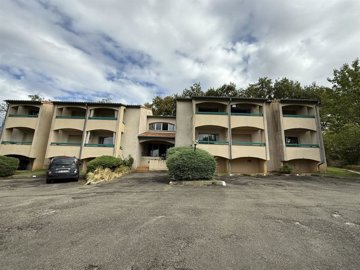 1 - Cazaubon, Apartment