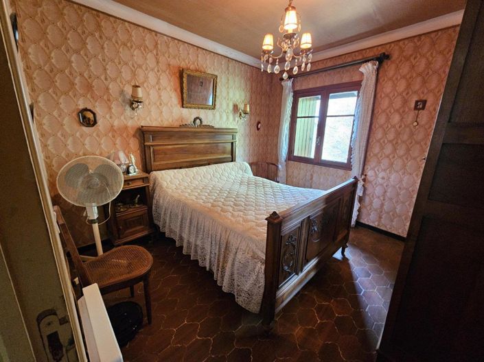 Image No.5-2 Bed House for sale