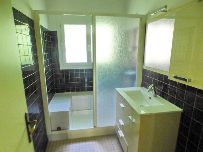 Image No.13-5 Bed House for sale