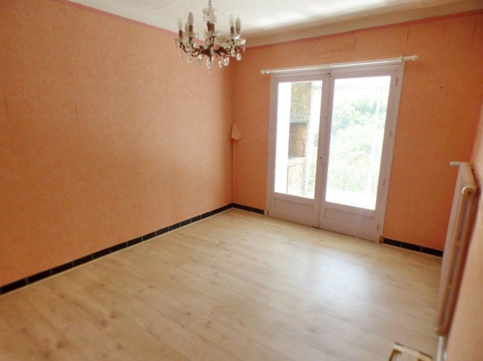 Image No.18-5 Bed House for sale