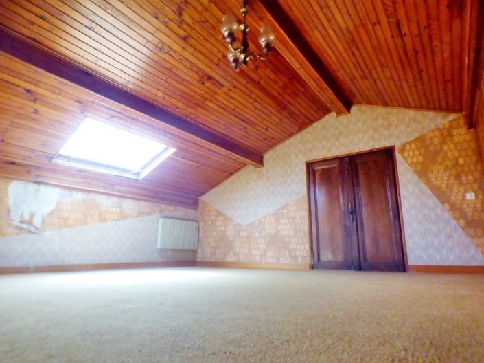 Image No.19-5 Bed House for sale