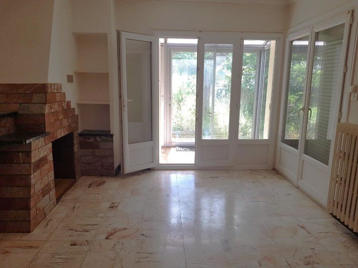 Image No.2-5 Bed House for sale