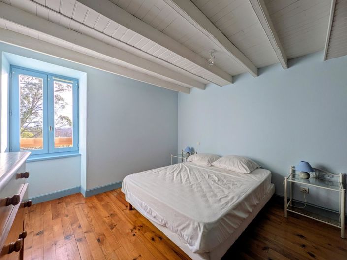 Image No.10-5 Bed House for sale