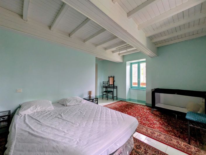 Image No.10-5 Bed House for sale