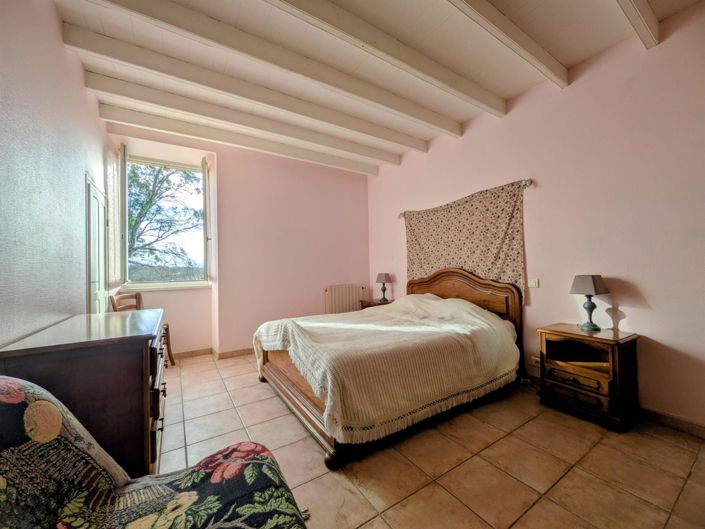 Image No.12-5 Bed House for sale