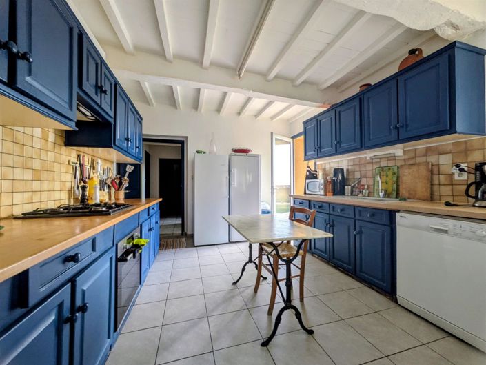 Image No.6-5 Bed House for sale