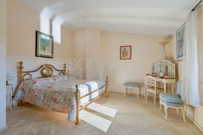 Image No.19-4 Bed House for sale