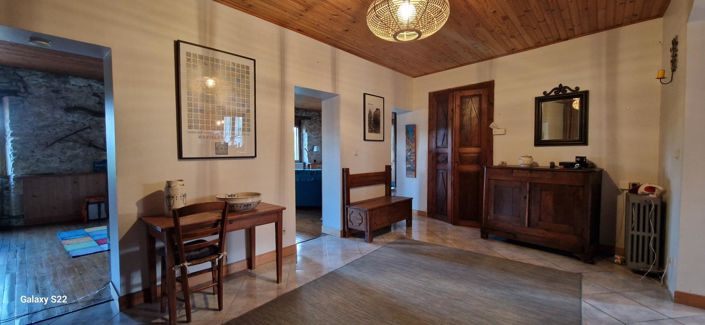 Image No.9-5 Bed House for sale