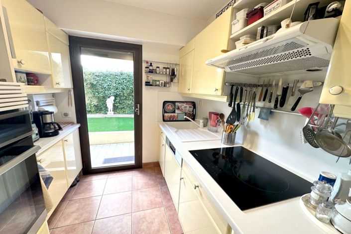 Image No.12-3 Bed Apartment for sale