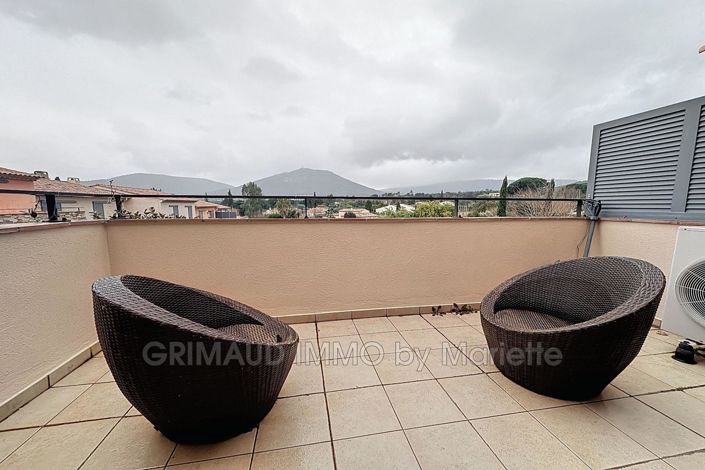 Image No.11-2 Bed House for sale