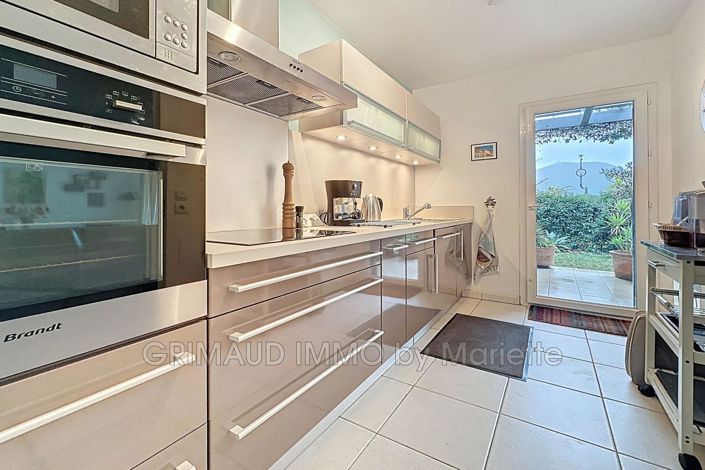 Image No.4-2 Bed House for sale