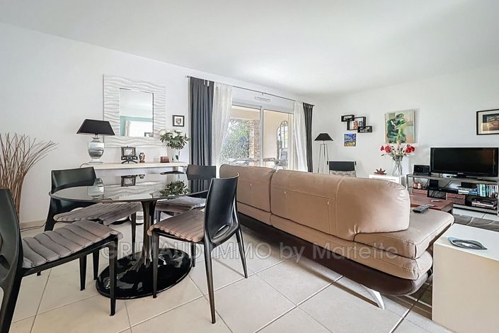 Image No.5-2 Bed House for sale