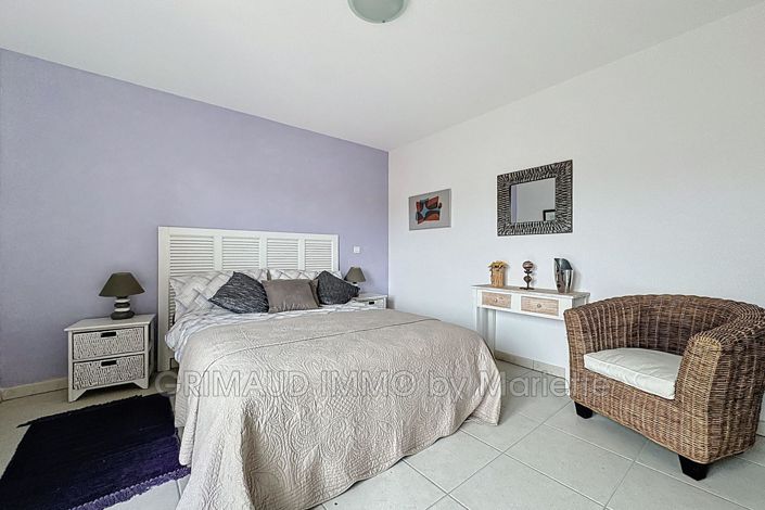 Image No.8-2 Bed House for sale