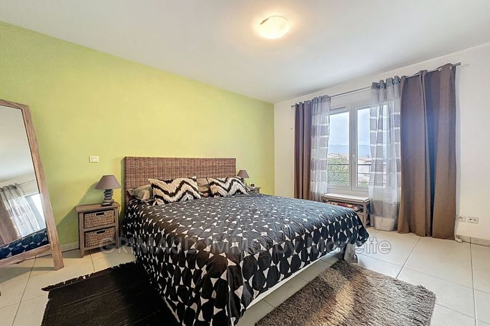 Image No.9-2 Bed House for sale