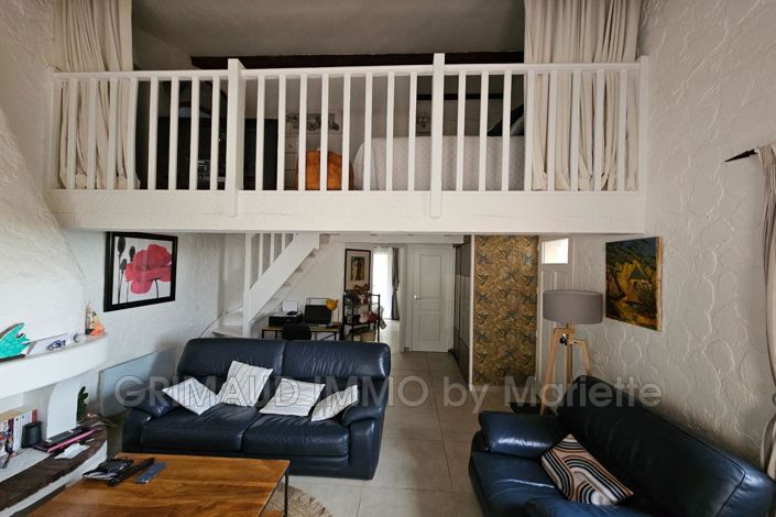 Image No.10-3 Bed House for sale