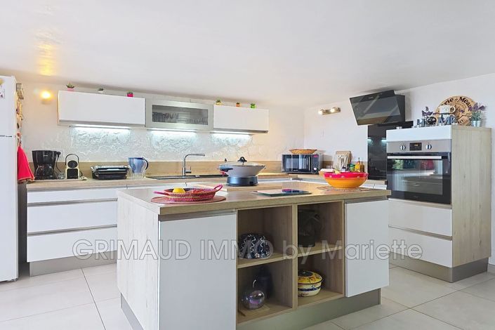 Image No.7-3 Bed House for sale