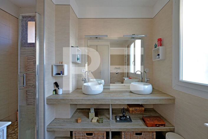 Image No.8-Maison de 4 chambres à vendre à Nîmes