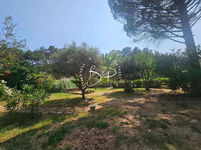 Image No.17-2 Bed House for sale