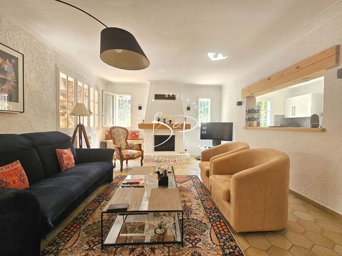 Image No.5-2 Bed House for sale