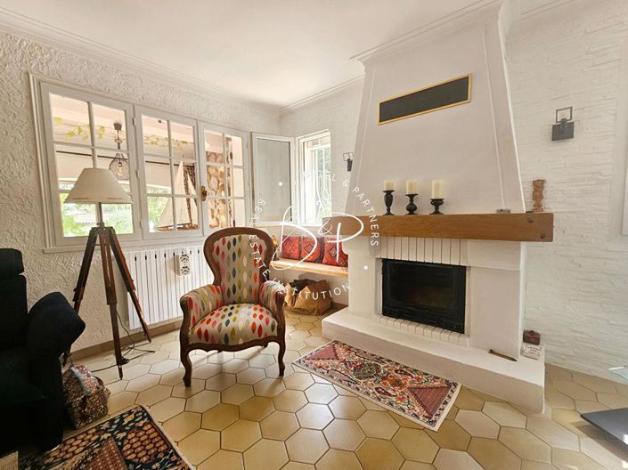 Image No.6-2 Bed House for sale