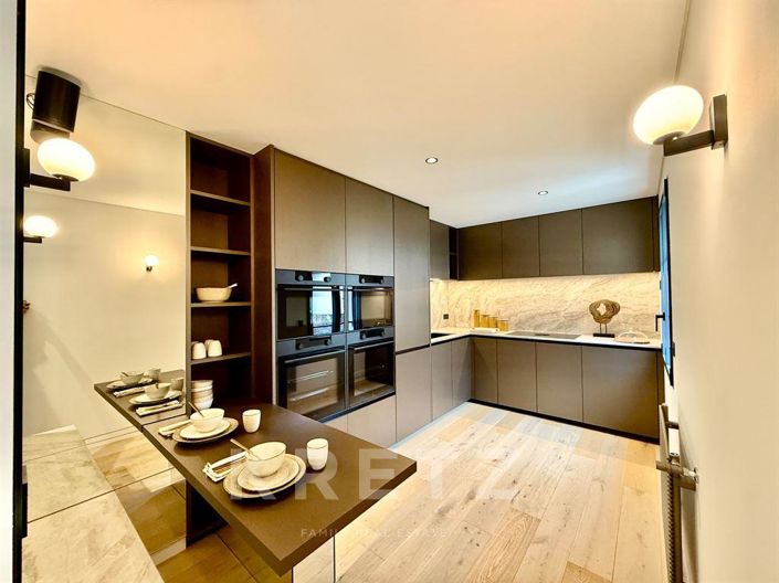 Image No.15-5 Bed Property for sale