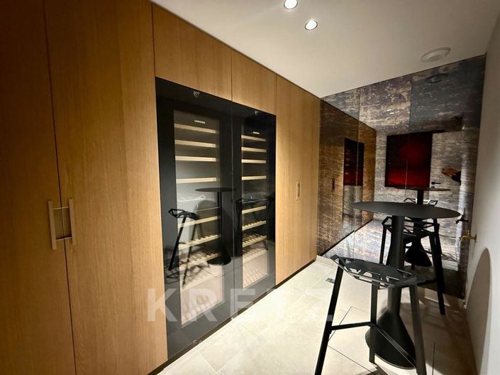 Image No.20-5 Bed Property for sale