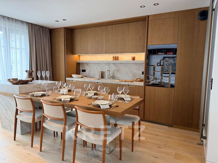 Image No.6-4 Bed Property for sale