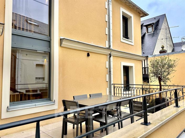 Image No.9-5 Bed Property for sale