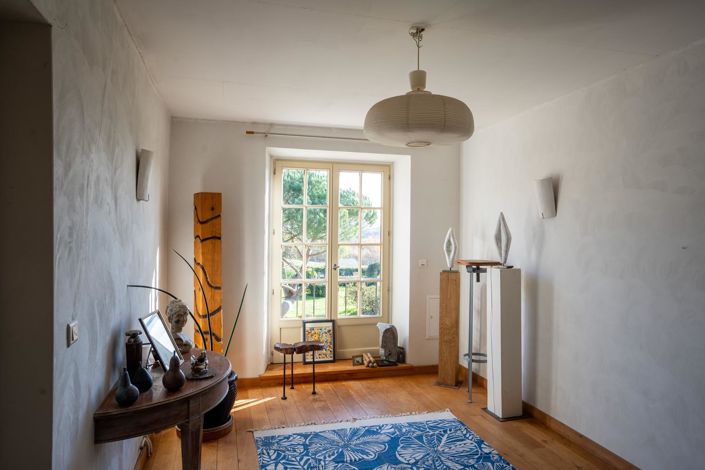 Image No.10-5 Bed House for sale