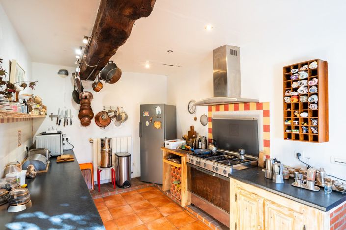 Image No.6-5 Bed House for sale