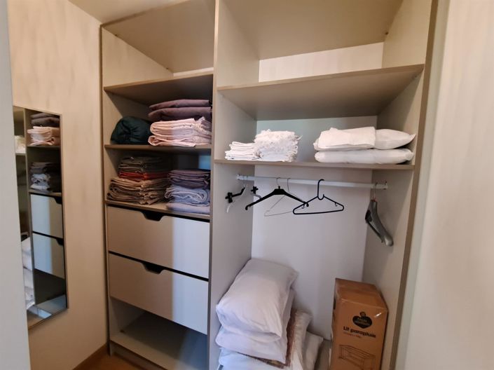 Image No.20-7 Bed Property for sale