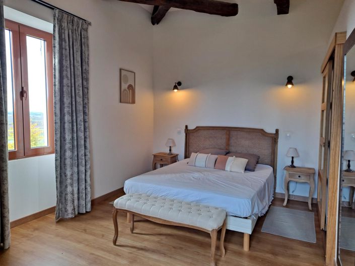 Image No.21-7 Bed Property for sale