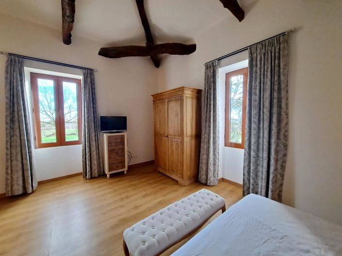 Image No.22-7 Bed Property for sale