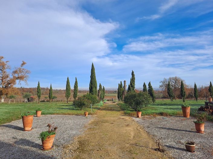 Image No.28-7 Bed Property for sale