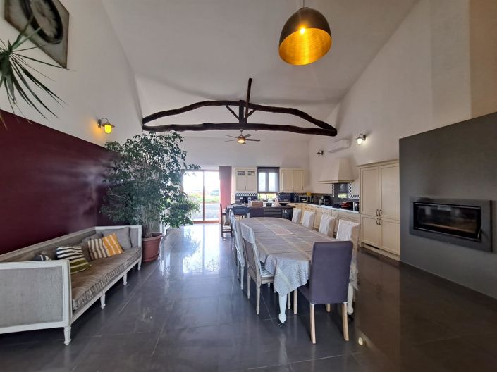 Image No.6-7 Bed Property for sale