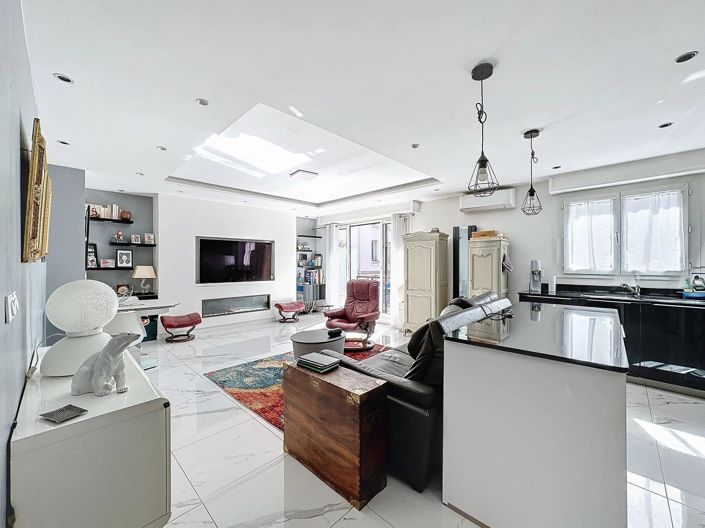 Image No.11-3 Bed Apartment for sale