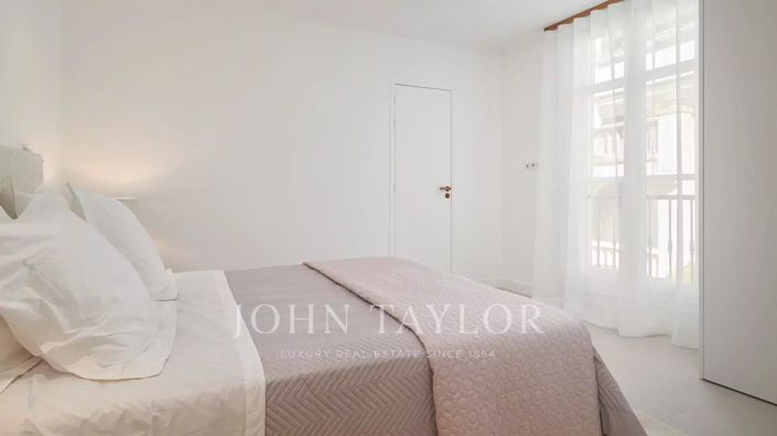 Image No.11-3 Bed House for sale