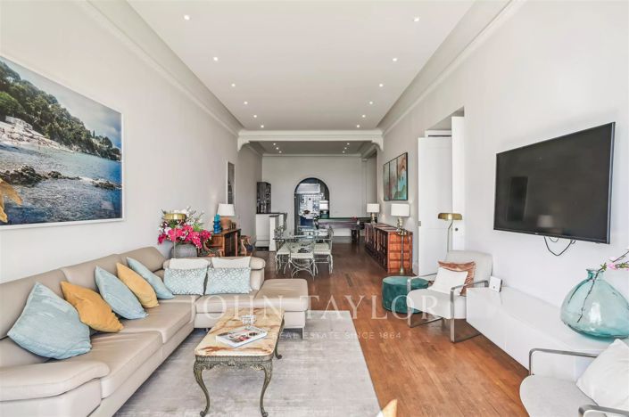 Image No.17-5 Bed Apartment for sale