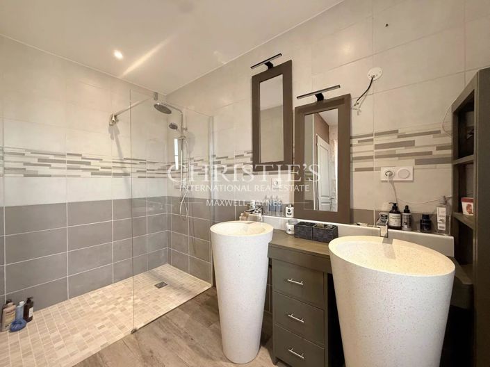 Image No.11-House for sale