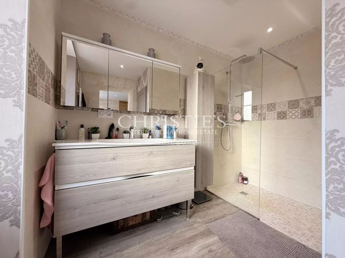 Image No.13-House for sale