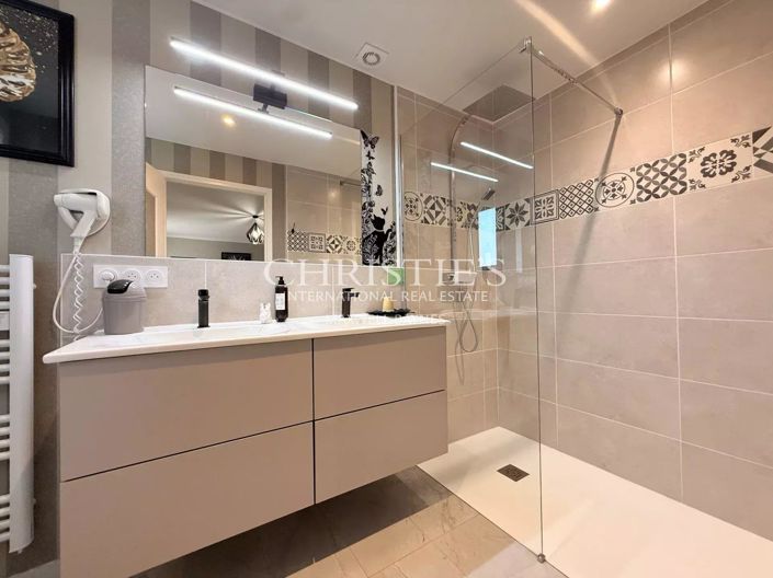 Image No.40-House for sale