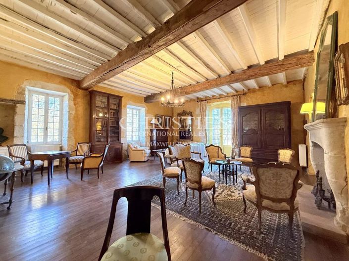 Image No.10-8 Bed House for sale