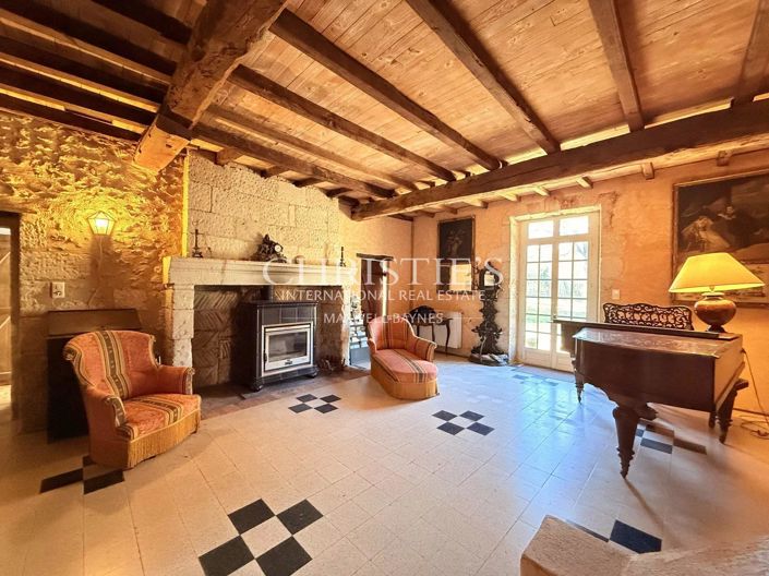 Image No.15-8 Bed House for sale