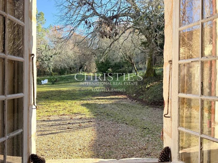 Image No.16-8 Bed House for sale