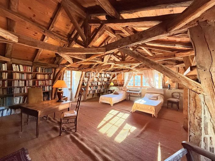 Image No.21-8 Bed House for sale